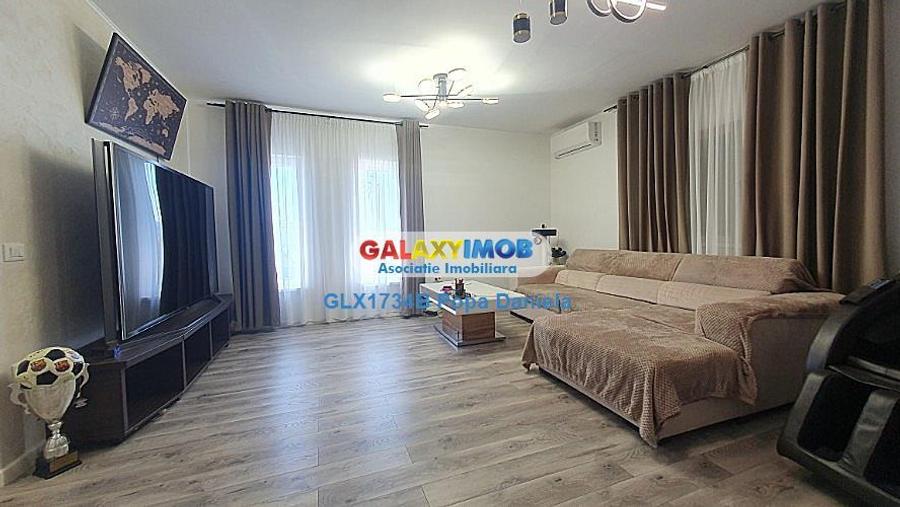 Casă cu 4 camere cu Garaj în Domnești