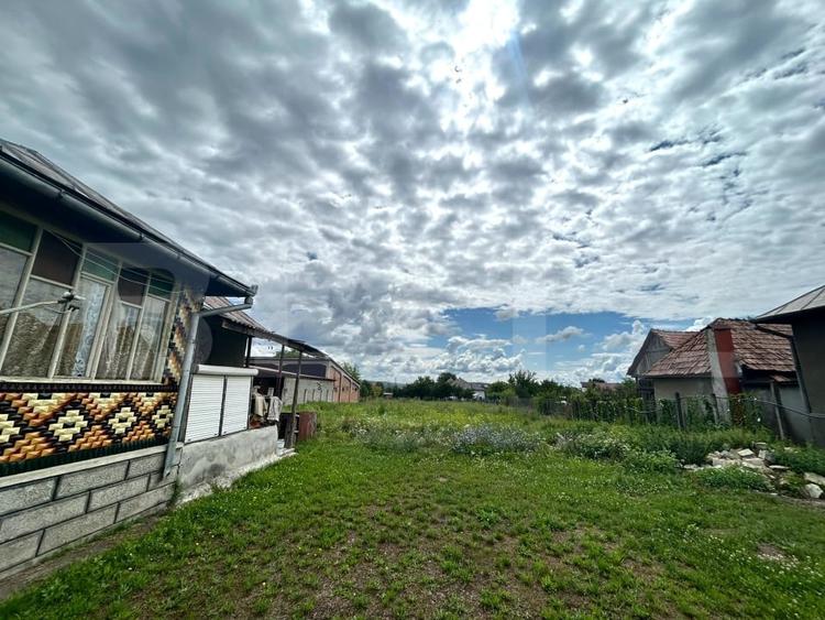 Casă individuală cu 3 camere cu Canalizare în Chiuza