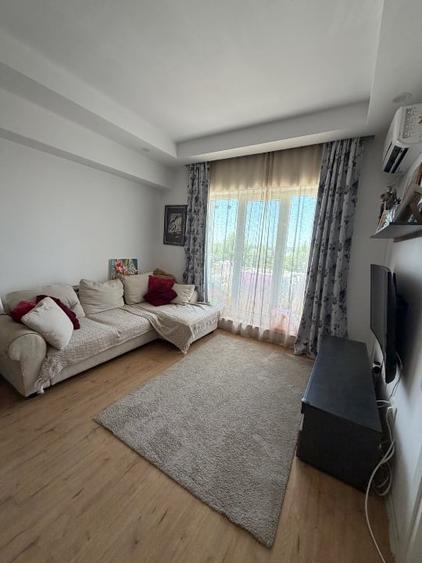 Apartament cu 2 camere semidecomandat, mobilat în Ștefăneștii de Jos