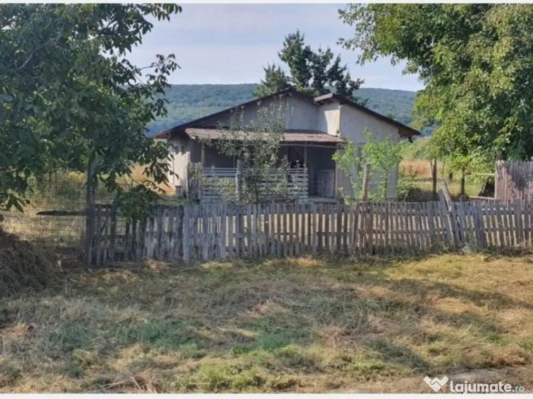 Casă cu 3 camere în Hemeiuș