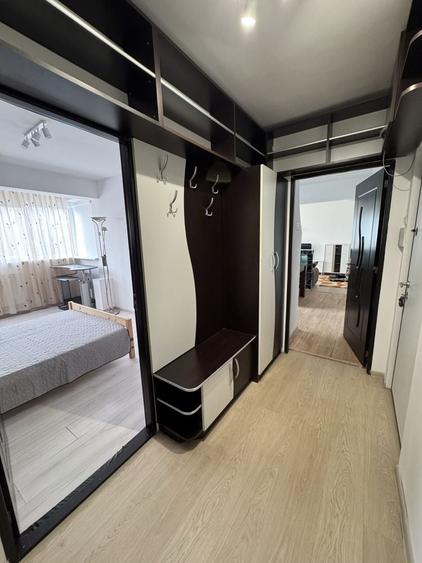 Apartament cu 3 camere decomandat în Rogerius