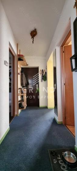 Apartament cu 2 camere decomandat, mobilat în Bulgaria