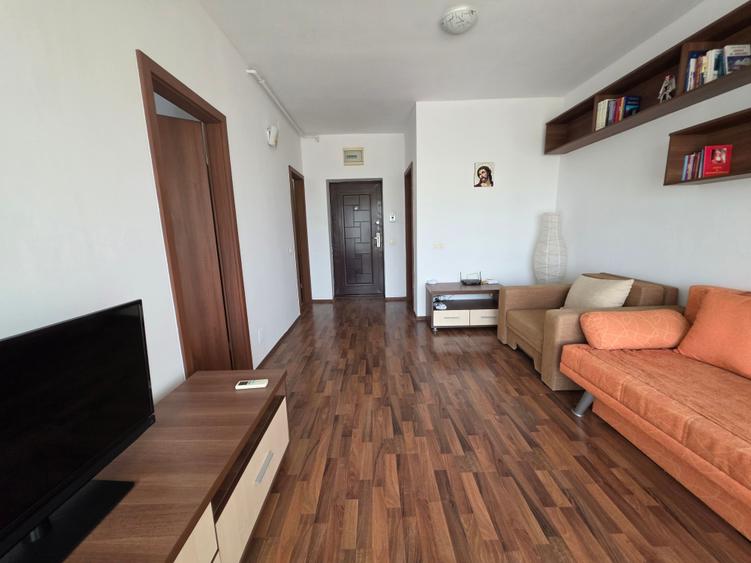 Garsonieră decomandată în Titan