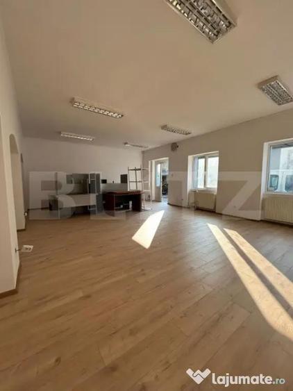 Apartament cu 3 camere decomandat în Ultracentral