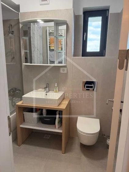 Apartament cu 2 camere decomandat, mobilat în Băneasa