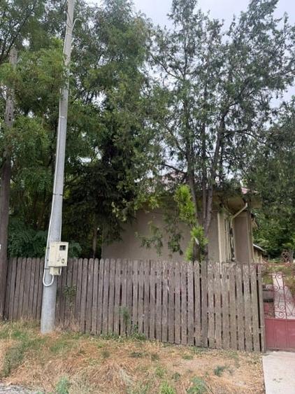 Casă individuală cu 4 camere cu Canalizare în Ceacu
