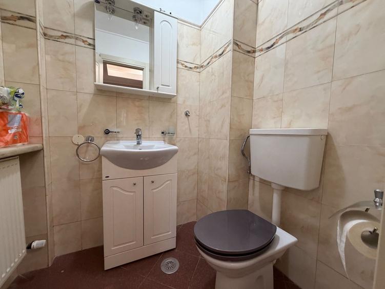 Apartament cu 4 camere decomandat, mobilat în Șoseaua Nordului