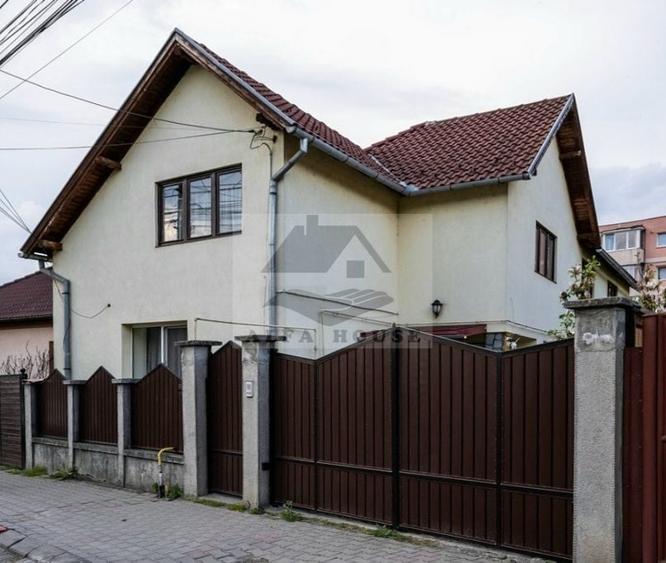 Casă individuală cu 5 camere cu Canalizare în Cernatu