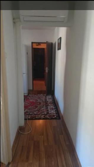 Apartament cu 3 camere semidecomandat în Km 4-5