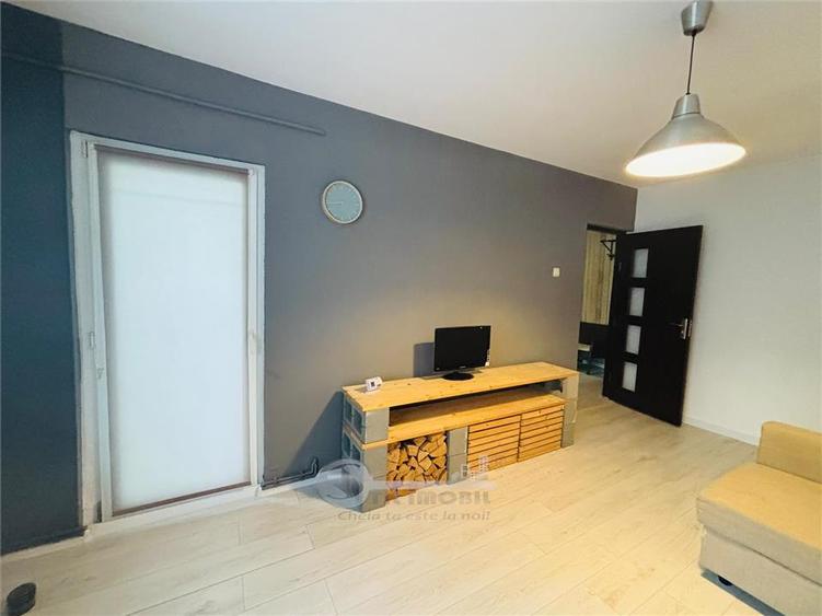Apartament cu 2 camere decomandat în Nicolina