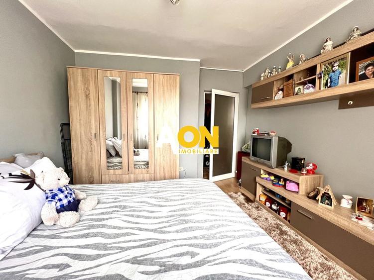 Apartament cu 4 camere decomandat, mobilat în Cetate