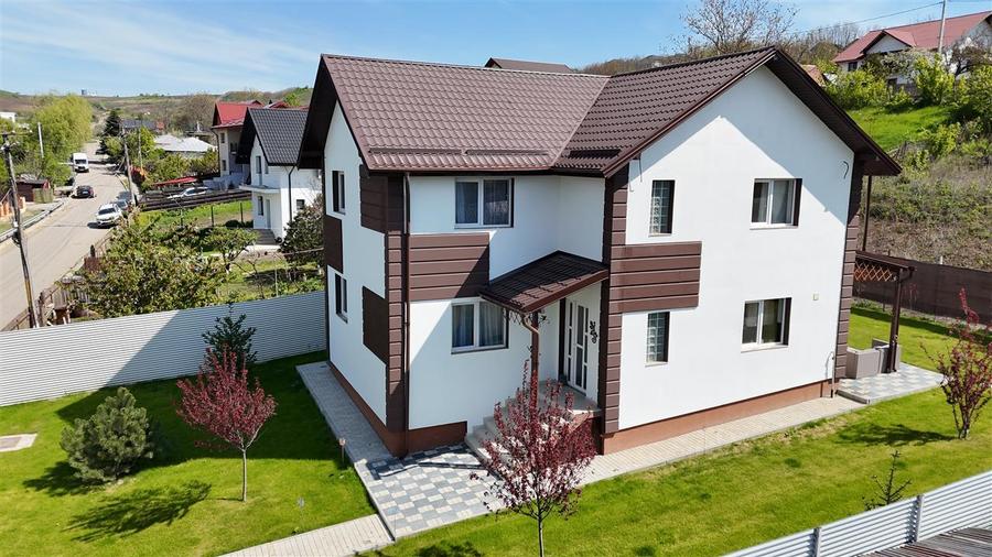 Casă individuală cu 5 camere cu Canalizare în Valea Lupului