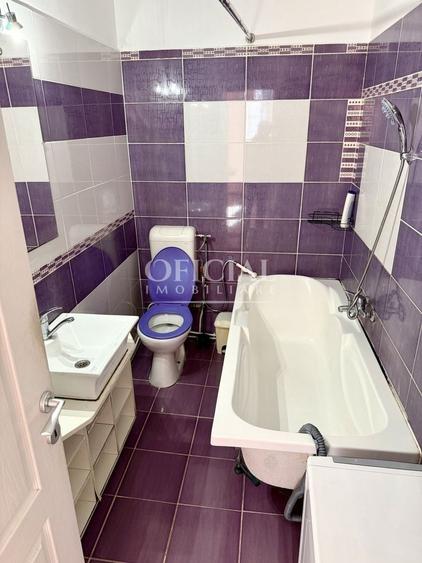 Casă cu 3 camere decomandat cu Canalizare în Central