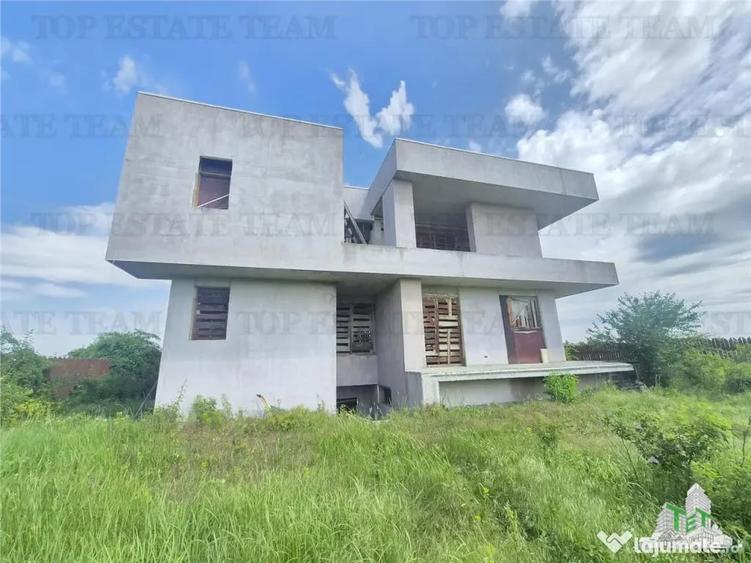 Casă cu 6 camere cu Teren 1372 Mp în Ghermănești
