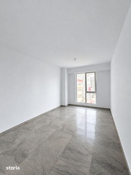 Apartament cu 3 camere în Craiovița Nouă
