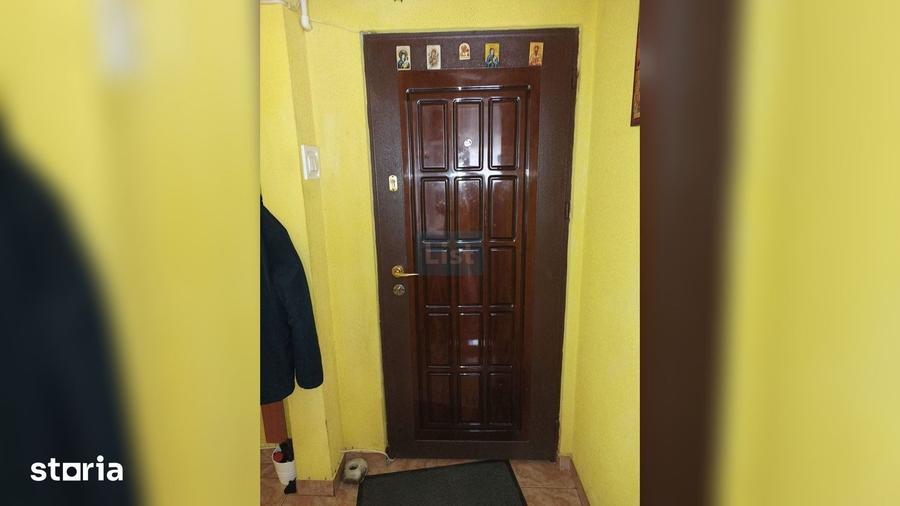 Apartament cu 4 camere decomandat în Micro 40