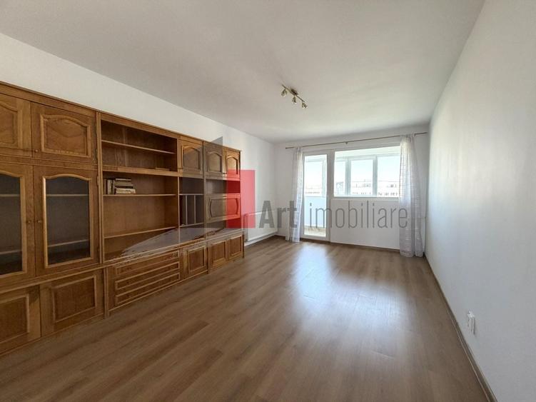 Apartament cu 3 camere decomandat, mobilat în Dristor