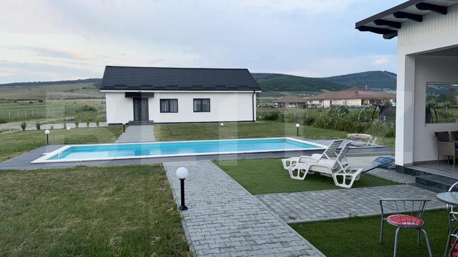 Casă individuală cu 6 camere cu Piscina în Exterior Est