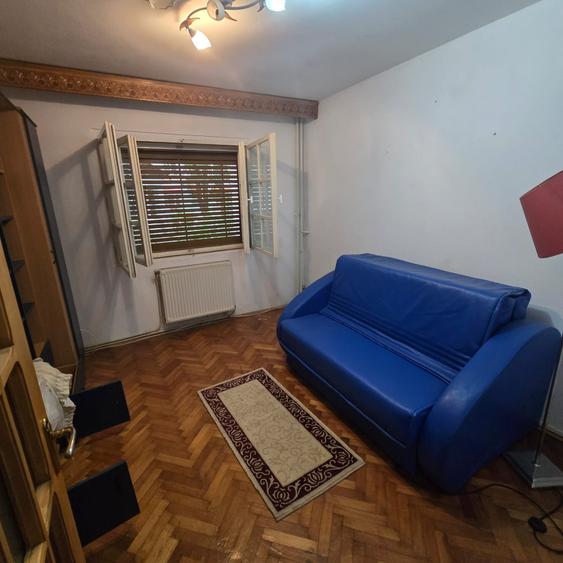 Apartament cu 3 camere decomandat, mobilat în Zimbru