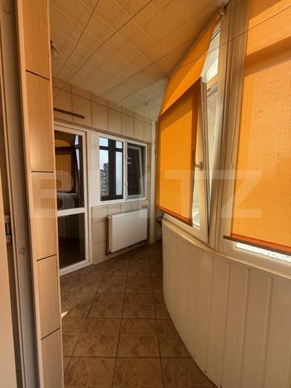 Apartament cu 4 camere decomandat, mobilat în Micro 5