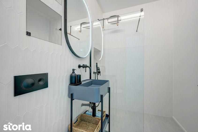 Apartament cu 3 camere semidecomandat în Floreasca