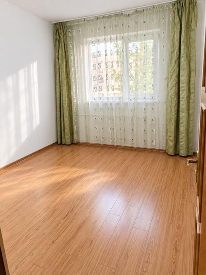 Apartament cu 2 camere semidecomandat în 9 Mai
