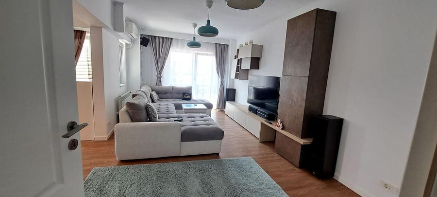 Apartament cu 4 camere decomandat, mobilat în Ultracentral