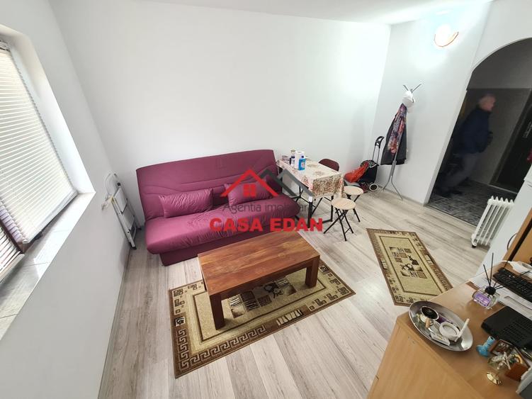 Garsonieră decomandată în Câmpina