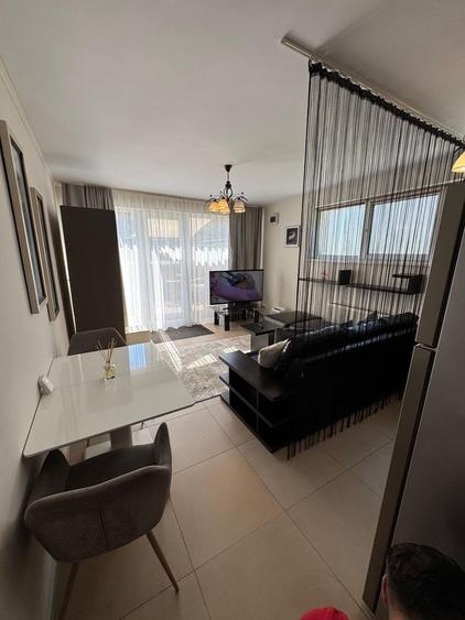 Apartament cu 2 camere în Tractorul