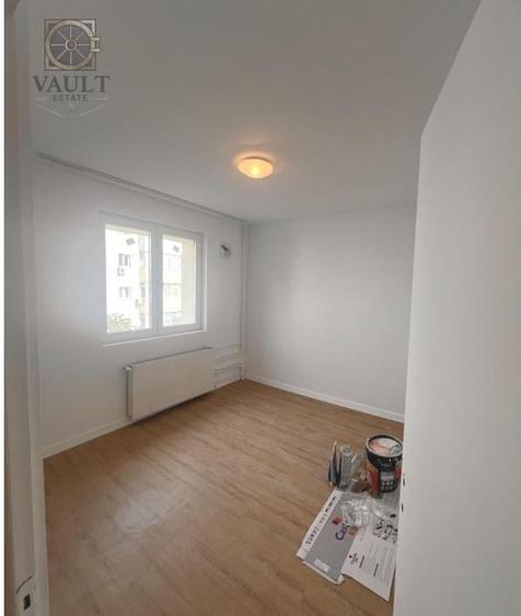 Apartament cu 3 camere decomandat în Dristor