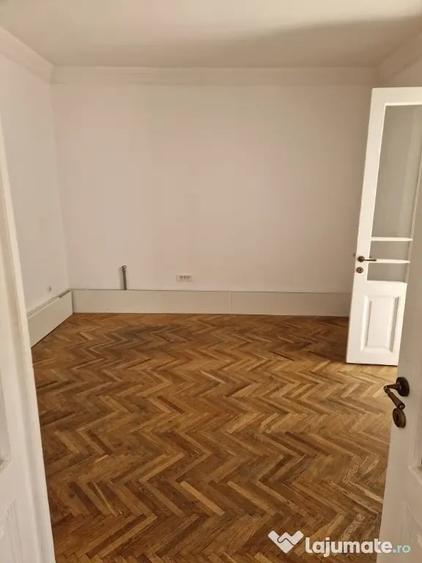 Casă cu 3 camere în Central
