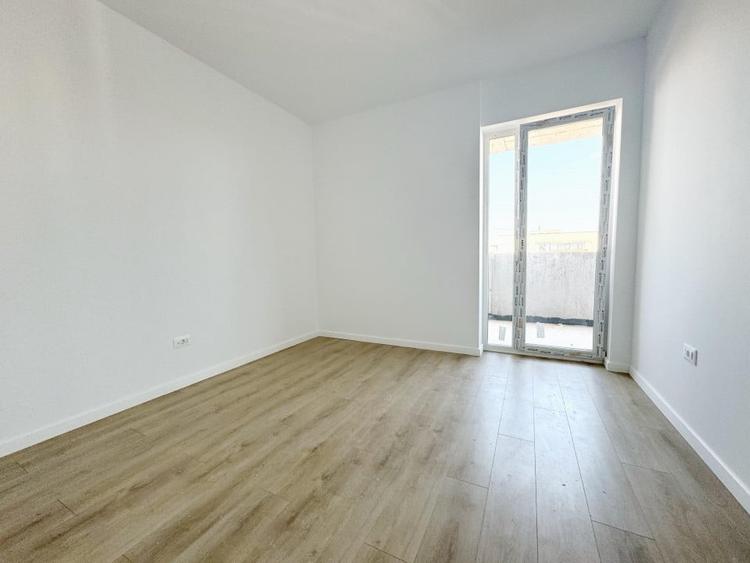 Apartament cu 3 camere decomandat în Aradului