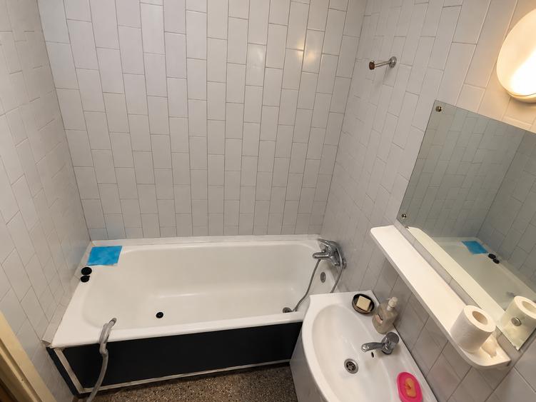 Apartament cu 3 camere decomandat în Titan