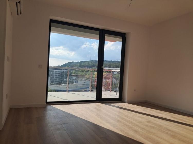 Apartament cu 2 camere decomandat în Tudor