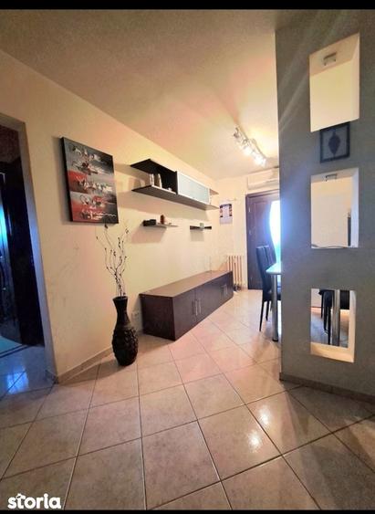 Apartament cu 2 camere decomandat în Calea București