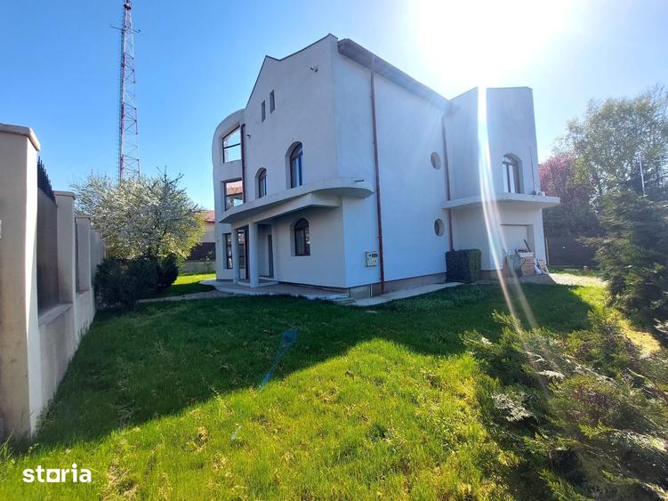 Casă cu 6 camere decomandat cu Teren 719 Mp în Ghencea