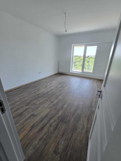 Apartament cu 3 camere decomandat în Lacul Morii