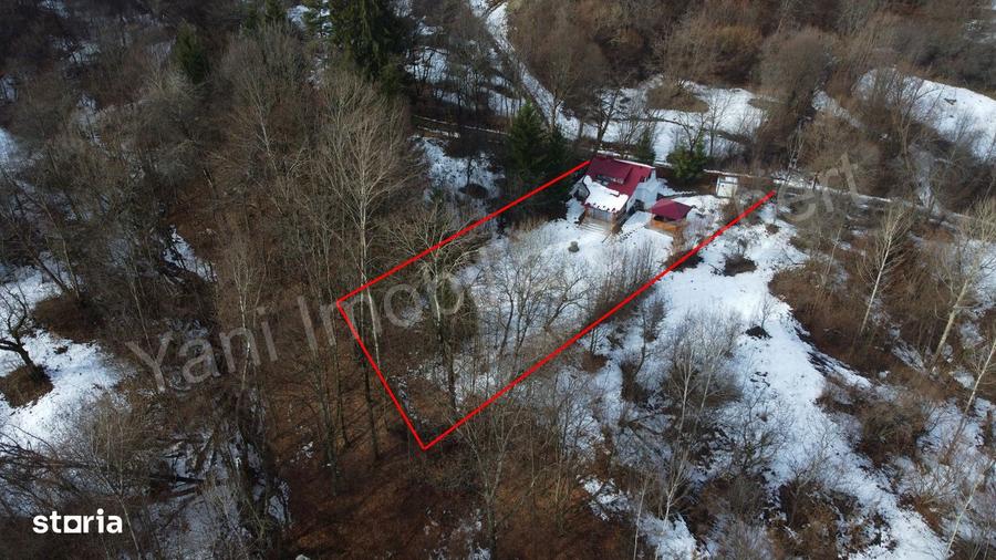 Casă cu 4 camere cu Teren 1435 Mp în Bradu