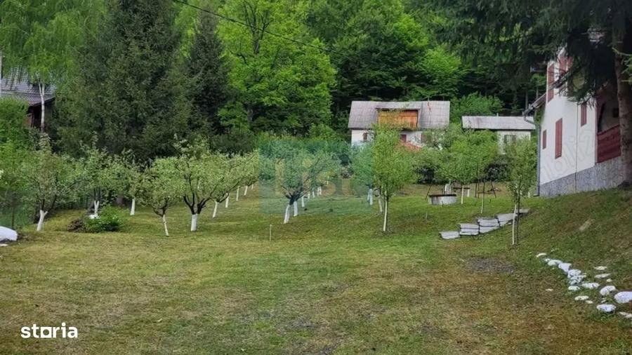 Casă cu 4 camere în Gălăoaia