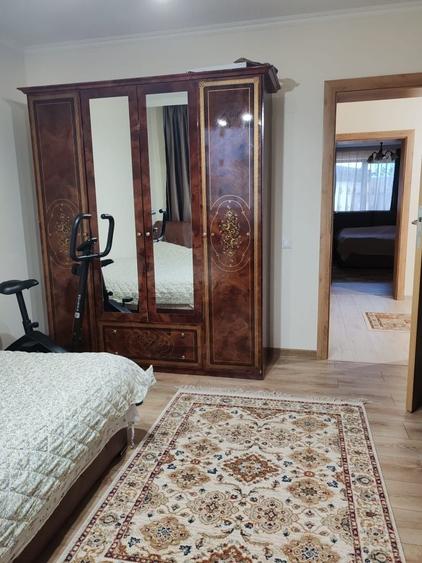Casă cu 4 camere în Cazasu