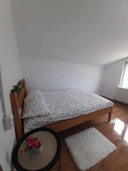 Casă cu 4 camere cu Teren 1000 Mp în Central