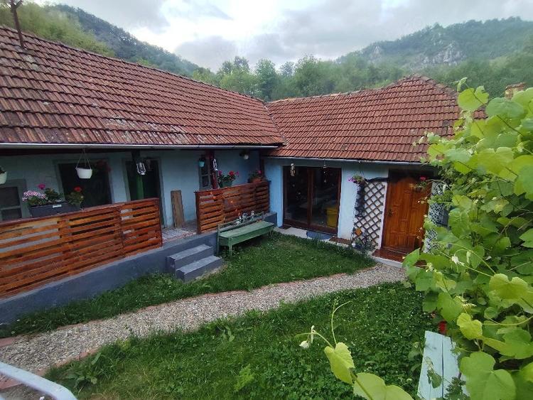 Casă cu Teren 416 Mp în Boiu
