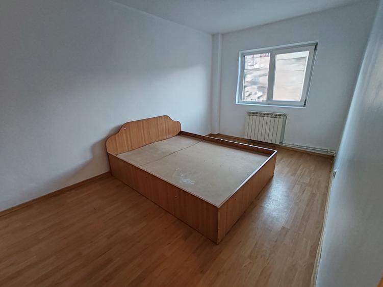 Apartament cu 2 camere decomandat în Răcădău
