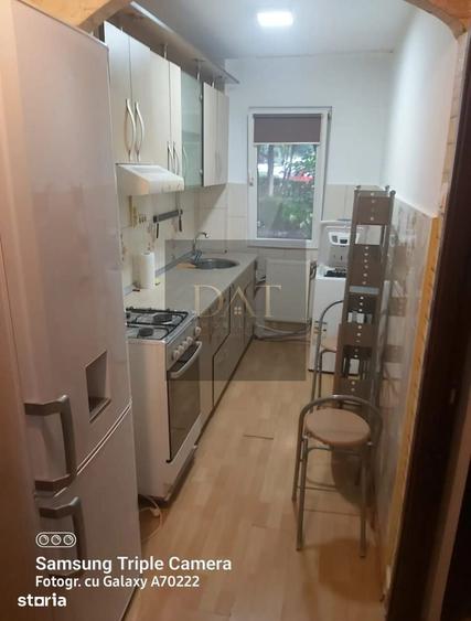 Apartament cu 3 camere semidecomandat în Central