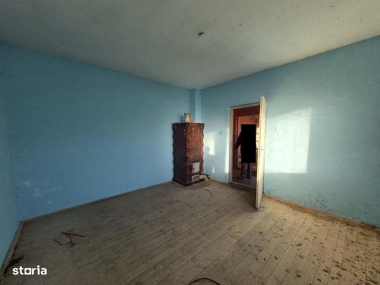 Casă cu 3 camere în Ciocotiș