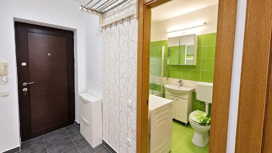 Apartament cu 2 camere decomandat, mobilat în Central