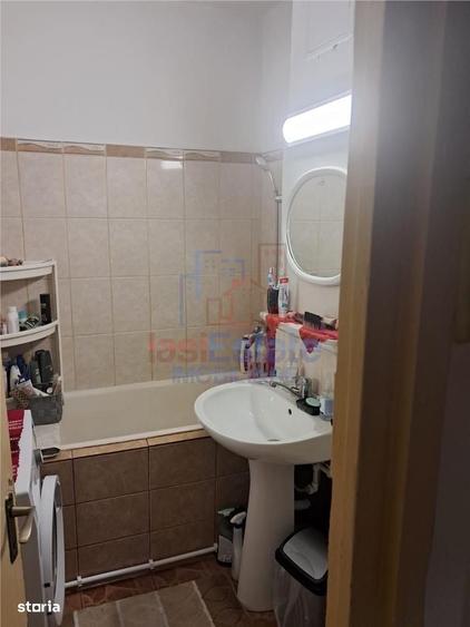 Apartament cu 3 camere decomandat în Gară