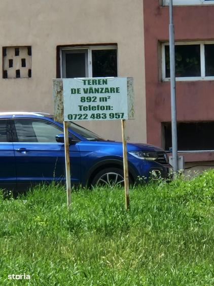 Teren de 892 mp, în Central