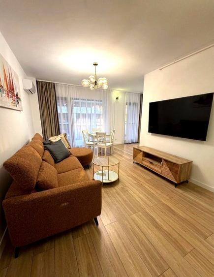 Apartament cu 3 camere semidecomandat, mobilat în Floreasca