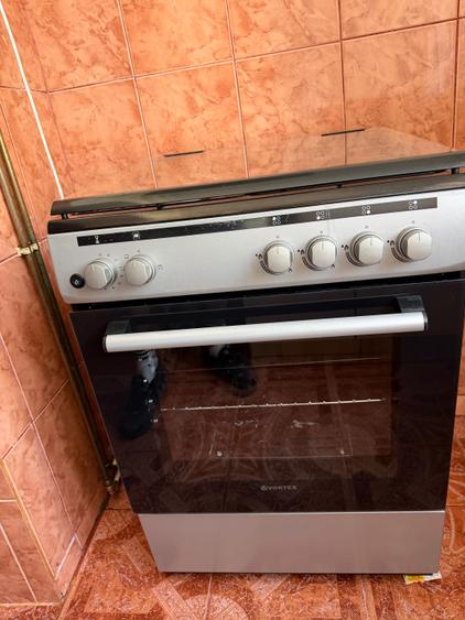 Apartament cu 3 camere decomandat în Girocului